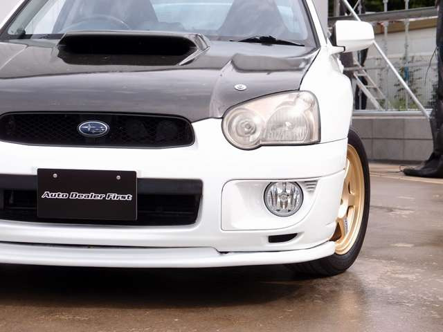 人気のインプレッサカスタム車両の入庫!ATをベース車両をベースに高額モデルのRAYSボルクレーシングTE27C16AW、Kansaiサービスカーボンボンネット、STIマフラーなど多数の高額パーツを装備