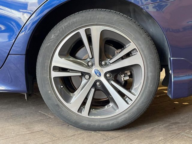 �y�O���[�h��p����17�C���`�A���~�z�C�[���z�f�U�C�����̍��������A���~�z�C�[���𑕒����Ă���܂��B�e��ЊO�A���~�z�C�[����A�X�^�b�h���X�^�C�����戵�����Ă���܂��B���񂲑��k����������