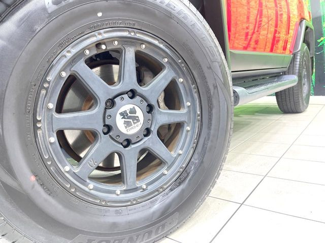 �y�A���~�z�C�[���z�O�ςɃ}�b�`�����A���~�z�C�[���𑕒����Ă���܂��B�e��A���~�z�C�[����A�X�^�b�h���X�^�C�����戵�����Ă���܂��B���񂲑��k����������