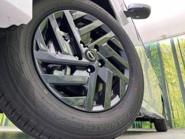 �y����16�C���`�A���~�z�C�[���z�O�ςɃ}�b�`���������A���~�z�C�[���𑕒����Ă���܂��B�e��ЊO�A���~�z�C�[����A�X�^�b�h���X�^�C�����戵�����Ă���܂��B���񂲑��k����������