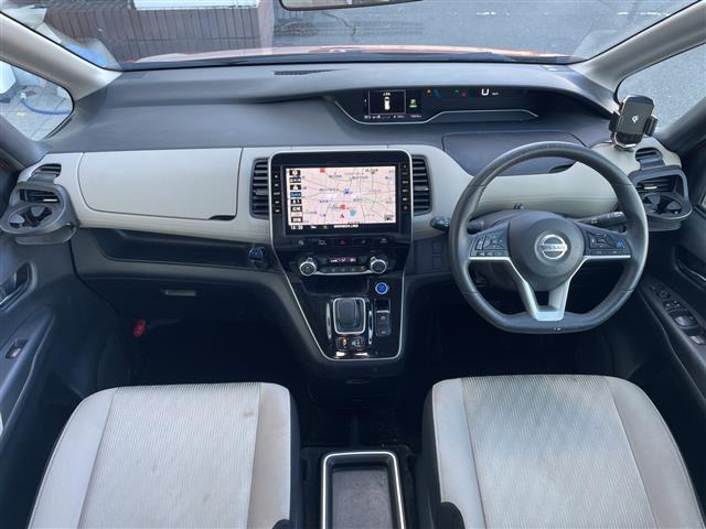 セレナ1.2 e-POWER ハイウェイスターV