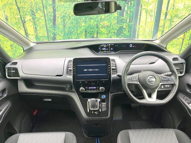 セレナ1.2 e-POWER ハイウェイスターV
