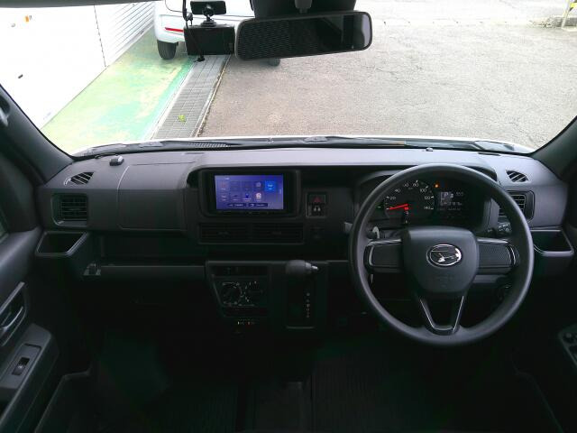 ���O���̐��|�E�K���X�n�{�f�B�R�[�e�B���O��CAR�N���[�j���O���Ǝ҂��{�H�������܂��̂ő�ϐ����B�I���b�N�X�����Ԃł݂͂Ȃ��܂ɉ��K�ȃh���C�u�����񑩁B