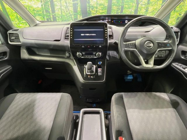 セレナ1.2 e-POWER ハイウェイスターV