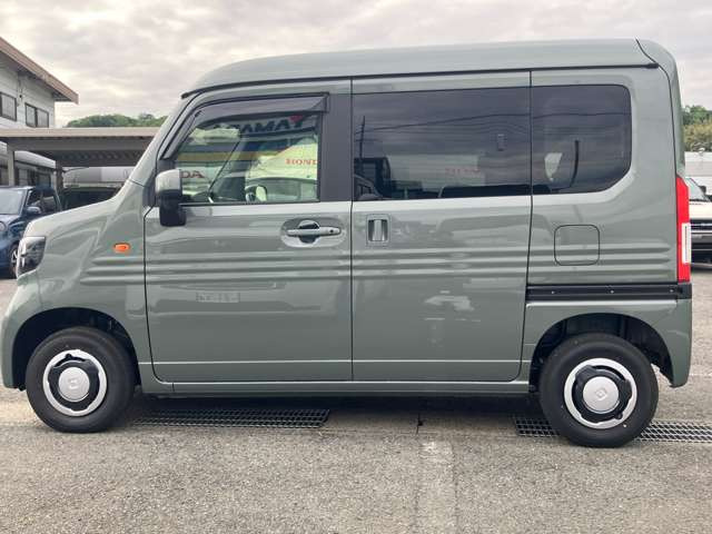 N-VANファン ターボ 4WD