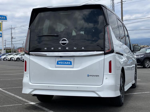 セレナ1.4 e-POWER ハイウェイスターV