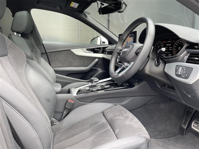 A445 TFSI クワトロ Sライン 4WD