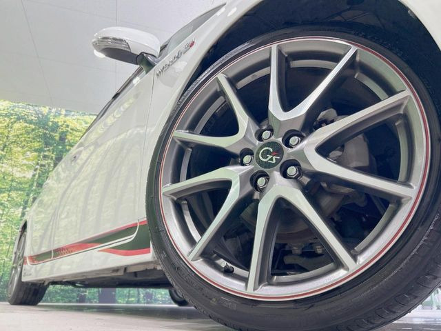 �y����18�C���`�A���~�z�C�[���z�O�ςɃ}�b�`���������A���~�z�C�[���𑕒����Ă���܂��B�e��ЊO�A���~�z�C�[����A�X�^�b�h���X�^�C�����戵�����Ă���܂��B���񂲑��k����������