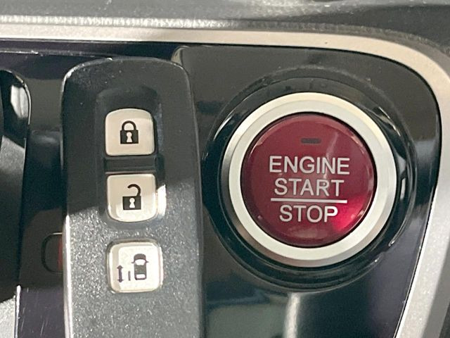 �yHonda�X�}�[�g�L�[�z�J�o����|�P�b�g�ɓ��ꂽ�܂܂ł��h�A�̎{���E�������\�ȃX�}�[�g�L�[�𑕔��B�G���W���̃I���E�I�t�����J�M�����o���K�v����������Ƃ��Ă��֗��ł���