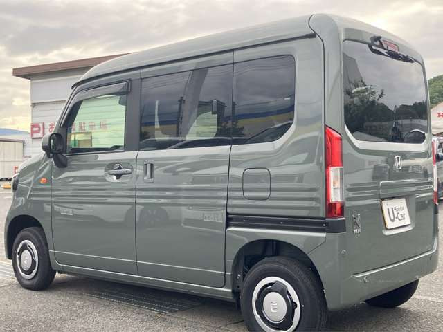 N-VANファン ターボ 4WD