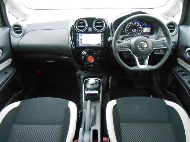 ノート1.2 e-POWER X FOUR 4WD