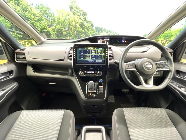 セレナ1.2 e-POWER ハイウェイスターV