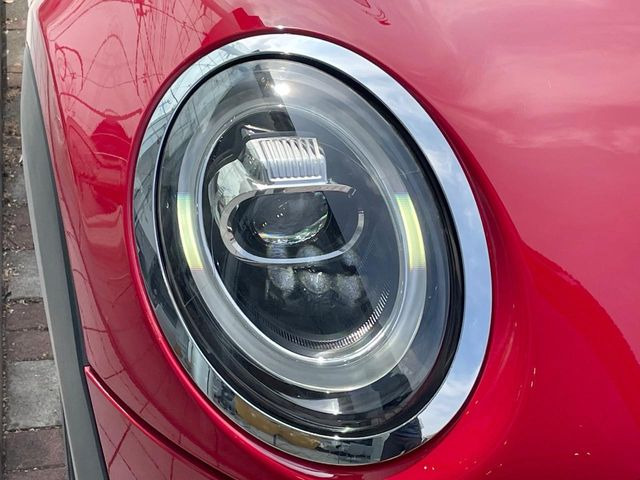 ��LED�w�b�h���C�g:��ԑ��s�����ǍD�Ȏ��E���m�ۂ����S���ĉ^�]�ł��鍂�P�xLED�w�b�h���C�g�𑕔�!�_�����x�������A����d�͂��}�����Ă��܂��B