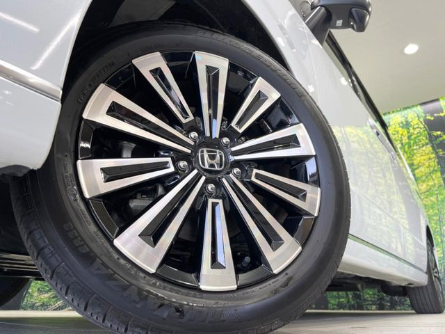 �y����17�C���`�A���~�z�C�[���z�O�ςɃ}�b�`���������A���~�z�C�[���𑕒����Ă���܂��B�e��ЊO�A���~�z�C�[����A�X�^�b�h���X�^�C�����戵�����Ă���܂��B���񂲑��k����������