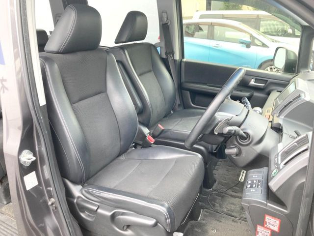 �^�]�Ȃ܂��ɂ͏\���ȃX�y�[�X������A�啿�ȕ��ł��������^�]���Ă�����������ł��B