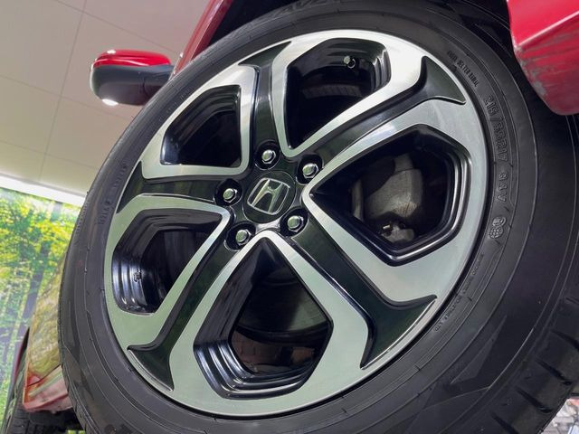 �O�ςɃ}�b�`���������A���~�z�C�[���𑕒����Ă���܂��B�e��ЊO�A���~�z�C�[����A�X�^�b�h���X�^�C�����戵�����Ă���܂��B���񂲑��k����������