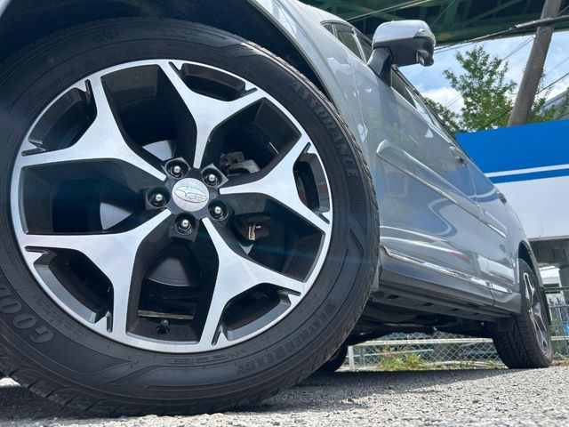�y����18�C���`�A���~�z�C�[���z�O�ςɃ}�b�`���������A���~�z�C�[���𑕒����Ă���܂��B�e��ЊO�A���~�z�C�[����A�X�^�b�h���X�^�C�����戵�����Ă���܂��B���񂲑��k����������