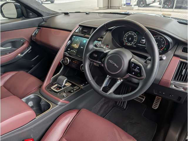 EペイスRダイナミック HSE 1.5L P300e 4WD