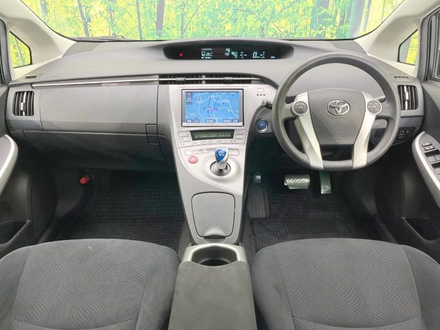プリウス1.8 S