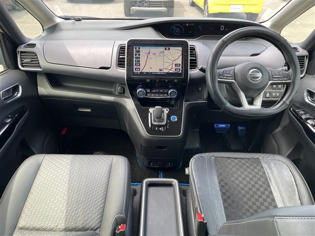 セレナ1.2 e-POWER ハイウェイスターV