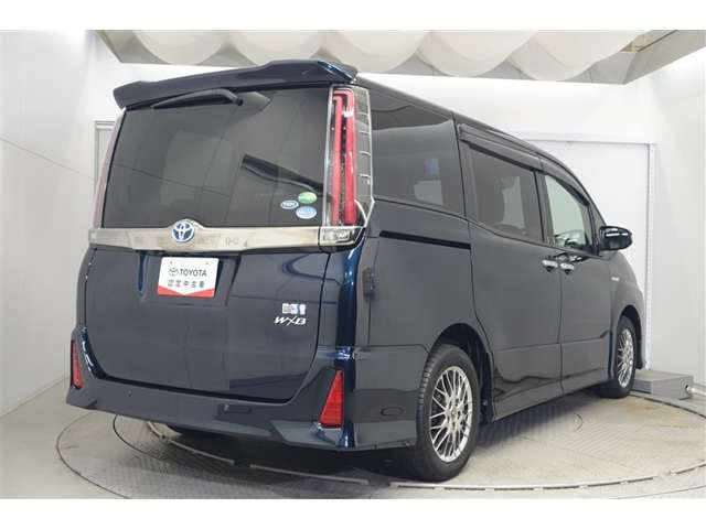 ノア1.8 ハイブリッド Si W×B II