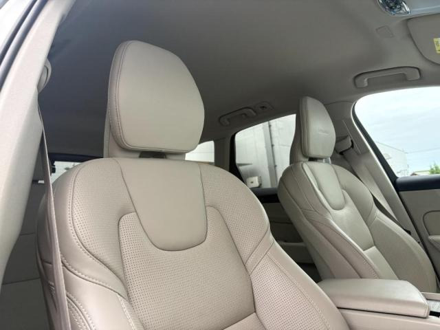 XC60T5 AWD インスクリプション 4WD