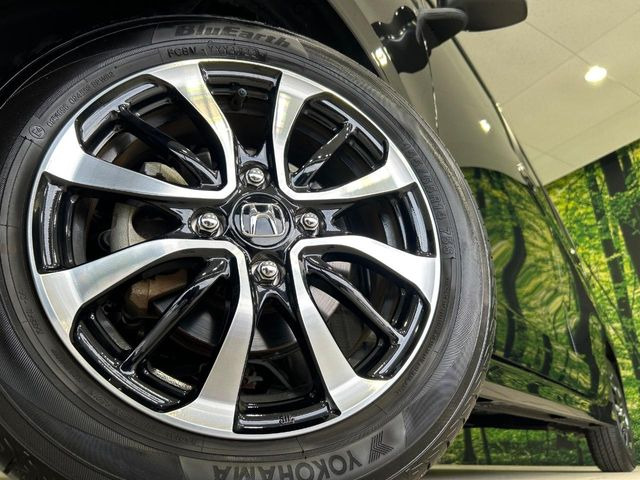 �y14�C���`�A���~�z�C�[���z�O�ςɃ}�b�`�����A���~�z�C�[���𑕒����Ă���܂��B�e��A���~�z�C�[����A�X�^�b�h���X�^�C�����戵�����Ă���܂��B���񂲑��k����������