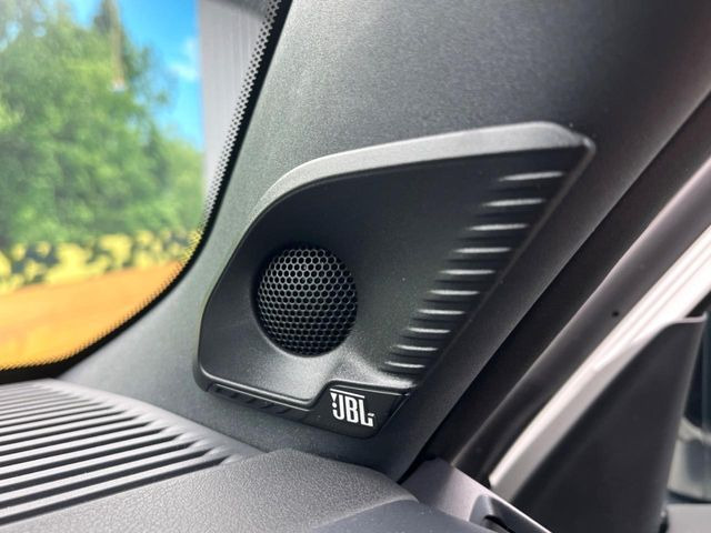 �yJBL�T�E���h�V�X�e���z�[���̃i�r�@�\�͂������A���x�ȃ`���[�j���O�\�͂����ڂ���Ă���A�������ȉ��y�����y���݂��������܂���