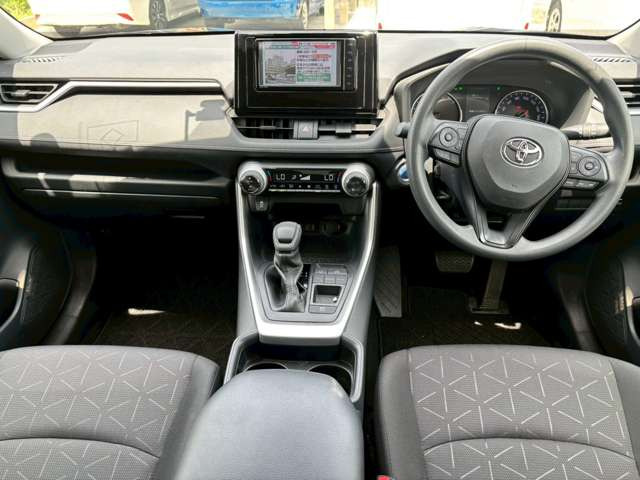 RAV42.5 ハイブリッド X