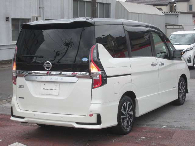 セレナ2.0 ハイウェイスターV