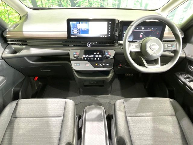 セレナ1.4 e-POWER ハイウェイスターV