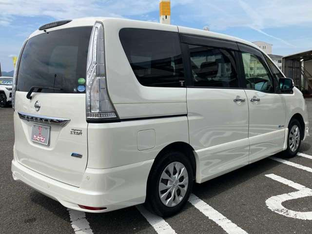 セレナ2.0 ハイウェイスター S-HYBRID アドバンスドセーフティパッケージ