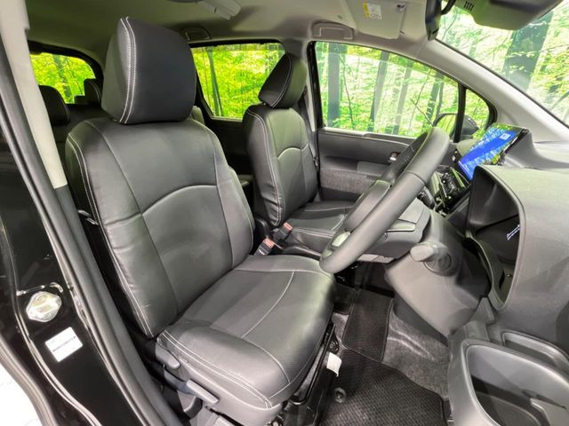 運転席シート廻りは使用感も少なく、良好な状態となっています。丁寧に使われていたことがよくわかりますね。