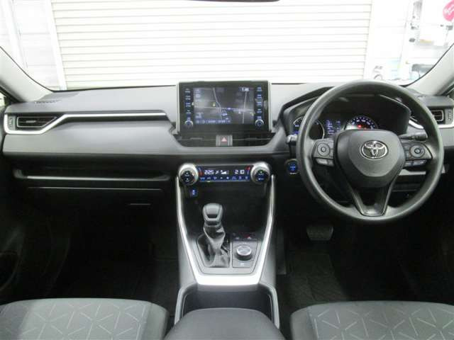 RAV42.5 ハイブリッド X E-Four 4WD