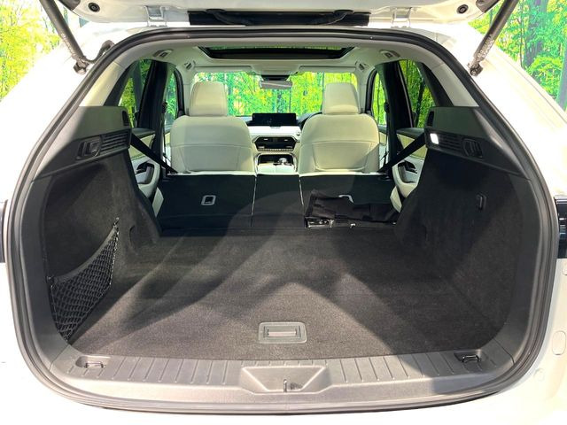 【パワーバックドア】スマートキーや運転席のボタンを押すだけでリアゲートが自動で開閉します!荷物を持っている時や、高い位置にあるバックドアを閉める際に便利な機能です♪