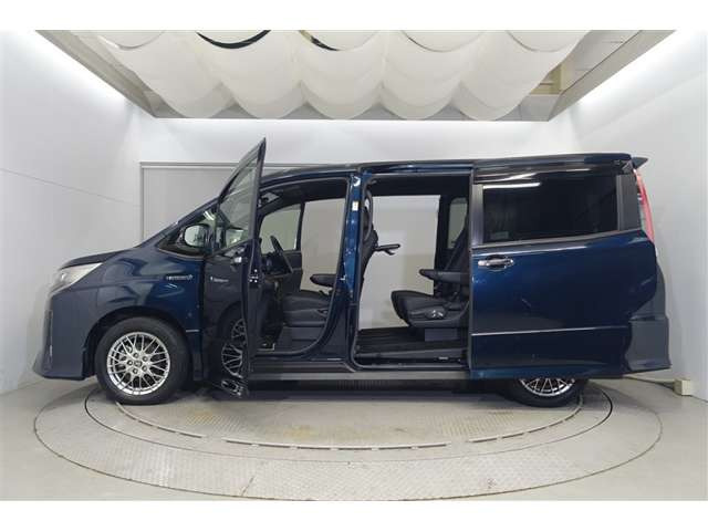 ノア1.8 ハイブリッド Si W×B II