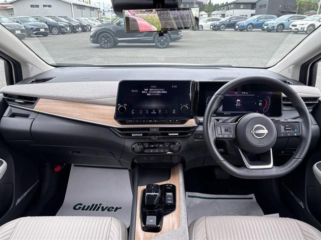 ノートオーラ1.2 G FOUR レザーエディション 4WD
