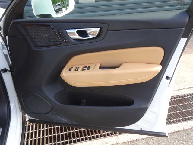 XC60アルティメット B5 AWD 4WD