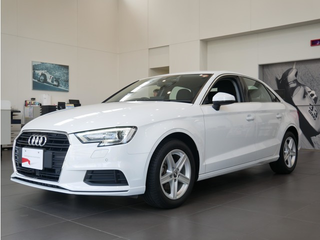 A3セダン30 TFSI
