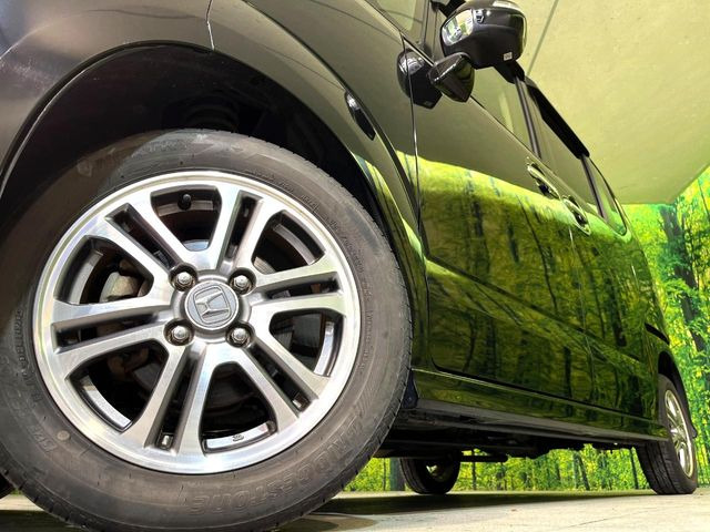 �y����14�C���`�A���~�z�C�[���z�O�ςɃ}�b�`���������A���~�z�C�[���𑕒����Ă���܂��B�e��ЊO�A���~�z�C�[����A�X�^�b�h���X�^�C�����戵�����Ă���܂��B���񂲑��k����������