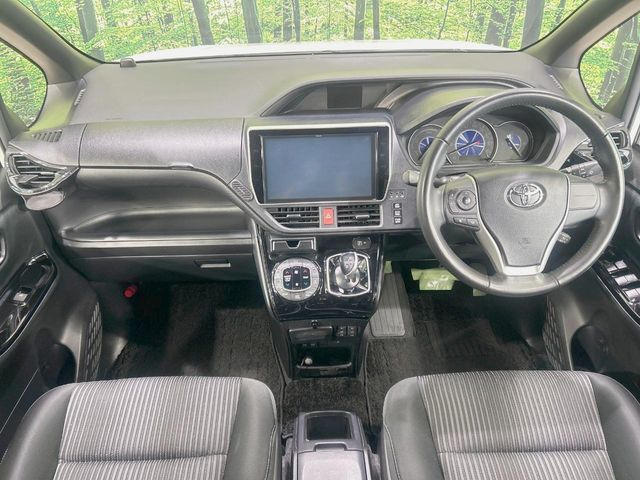 ヴォクシー1.8 ハイブリッド ZS