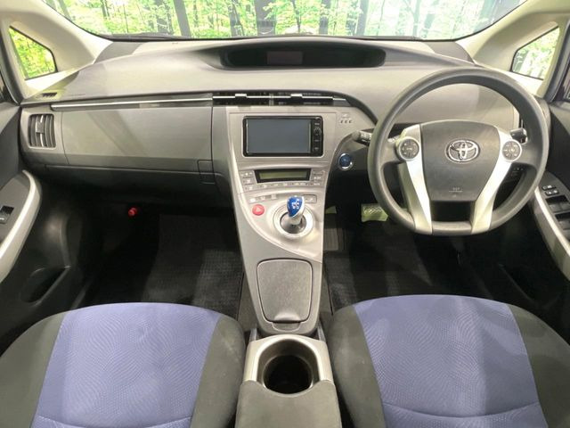 プリウス1.8 S
