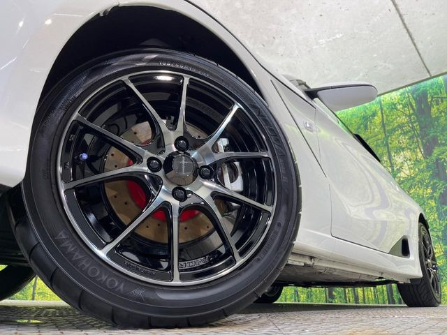 �y15�C���`�A���~�z�C�[���z�O�ςɃ}�b�`�����A���~�z�C�[���𑕒����Ă���܂��B�e��A���~�z�C�[����A�X�^�b�h���X�^�C�����戵�����Ă���܂��B���񂲑��k����������