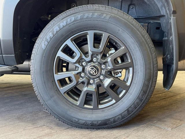 �y����18�C���`�A���~�z�C�[���z�O�ςɃ}�b�`���������A���~�z�C�[���𑕒����Ă���܂��B�e��ЊO�A���~�z�C�[����A�X�^�b�h���X�^�C�����戵�����Ă���܂��B���񂲑��k����������