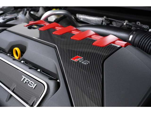 2.5L 直列5気筒DOHCターボ、400ps/51.0kgm、全長&times;全幅&times;全高mm 4535&times;1850&times;1410mm、車両重量1620kg