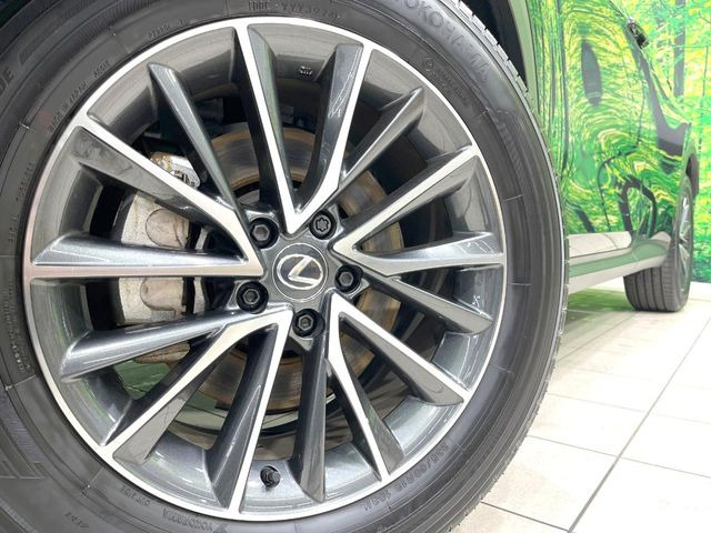 �y����18�C���`�A���~�z�C�[���z�O�ςɃ}�b�`���������A���~�z�C�[���𑕒����Ă���܂��B�e��ЊO�A���~�z�C�[����A�X�^�b�h���X�^�C�����戵�����Ă���܂��B���񂲑��k����������