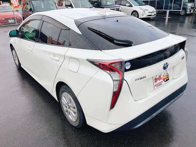 ���X�ł͌y�����Ԃ��畁�ʎԂ܂ŕ��L���I�[�����[�J�[�̎Ԏ�E�F�E�O���[�h��L�x�ɑ����Ă���܂��B