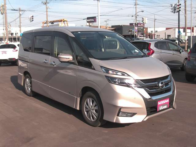 セレナ2.0 ハイウェイスター Vセレクション 4WD