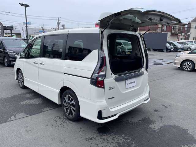 セレナ2.0 ハイウェイスターV