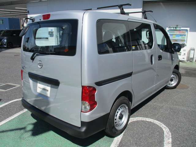 NV200バネットバン1.6 DX